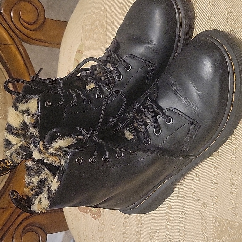 Leopard faux fur Dr Martens